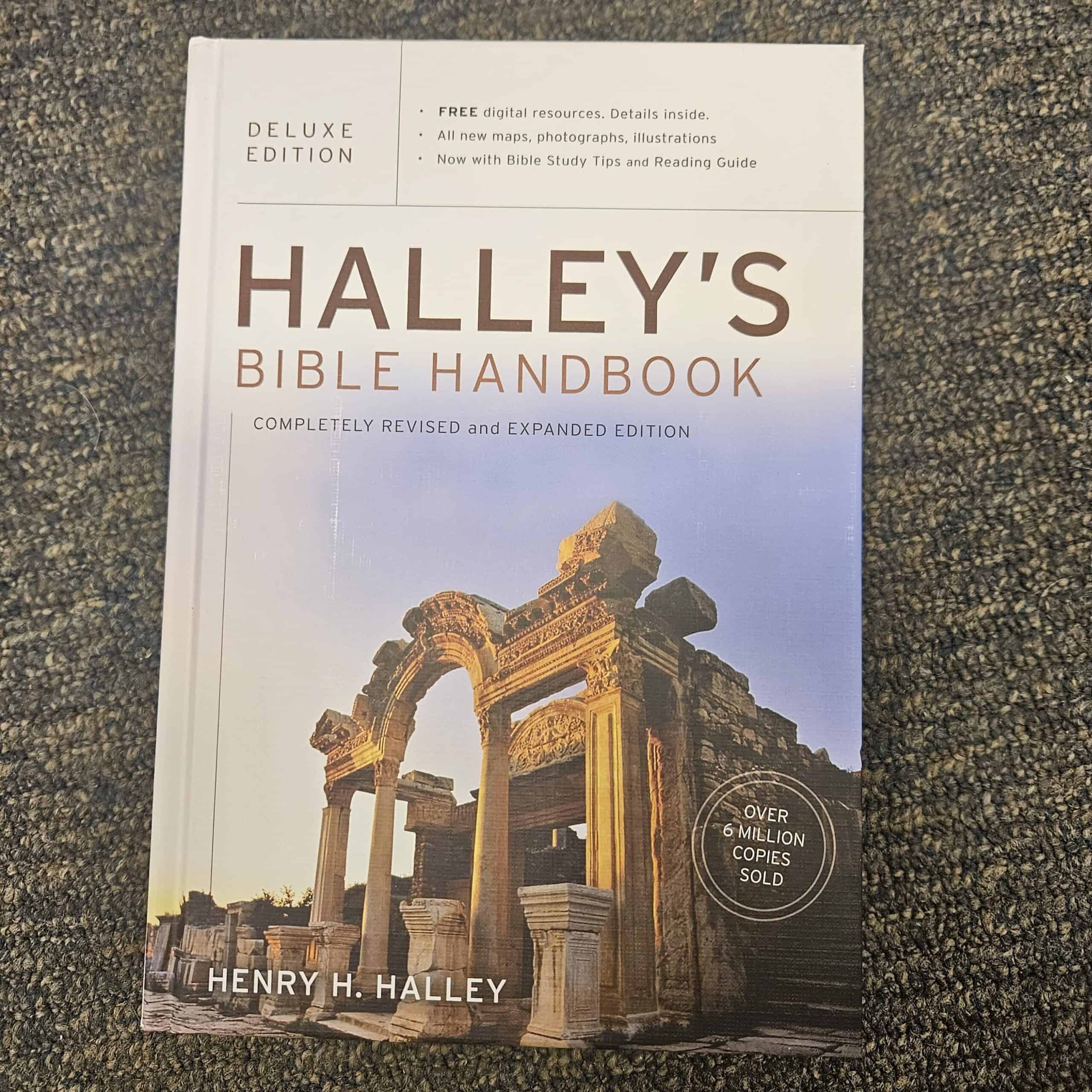 Bible Handbook: What it Does, and 3 Reasons It’s Essential